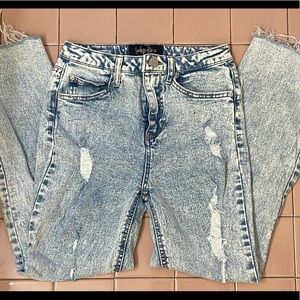 ** CLOSET CLEAN OUT** everything must go!! List any offer please!!